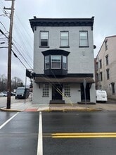 Building Photo - 113 Market St