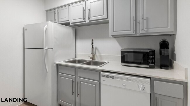 Foto del edificio - 1071 Clayton Ln
