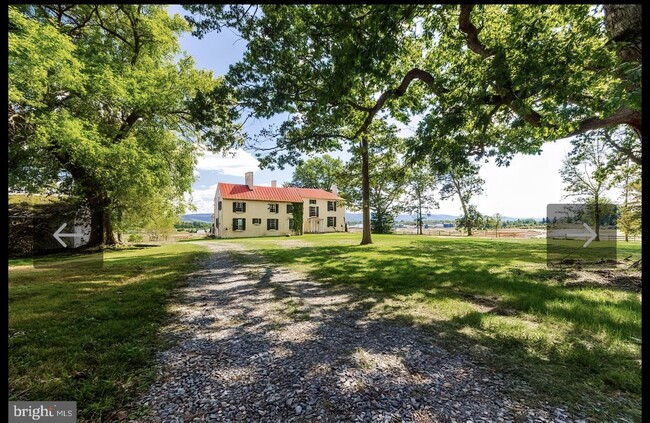 Foto del edificio - 76 Belvedere Farm Ln