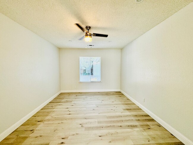 Building Photo - Beautifully Remodeled 3-Bedroom Home in Prime Los Banos Location!