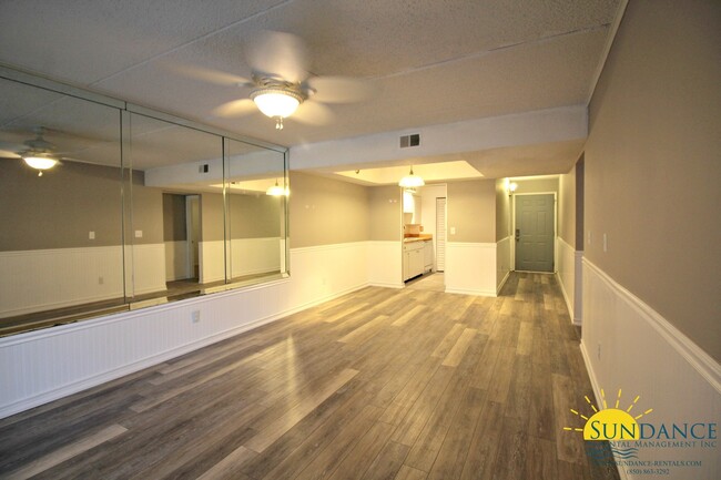 Building Photo - Charming 2 Bedroom Ground Unit at The Cedars