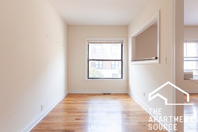 Foto del edificio - 820 W Waveland Ave