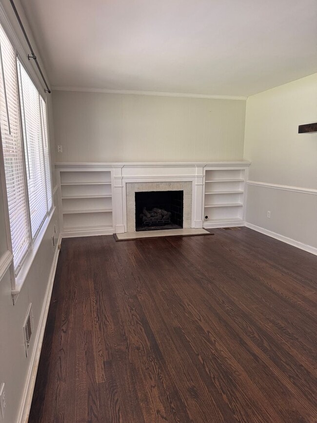 Building Photo - 3 Bedroom || 2.5 Bathroom Single Family Home