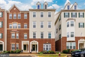 Building Photo - 25390 Patriot Terrace
