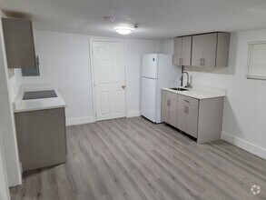 Building Photo - 815 S Bay Ave