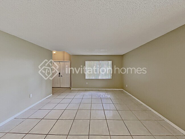 Building Photo - 2450 NW 72nd Ave