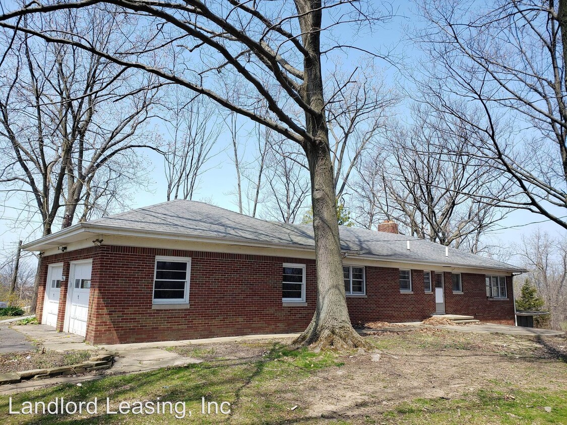 Primary Photo - 3 br, 1.5 bath House - 3961 Oak Point Road