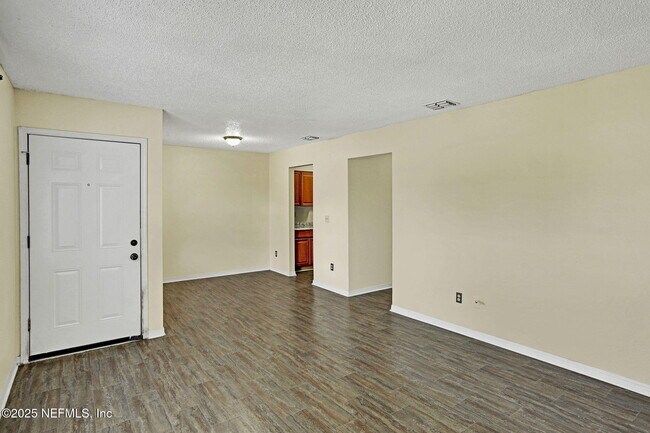 Foto del edificio - 475 Crabapple Ct