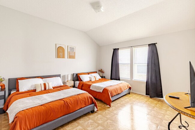 Foto del edificio - 8116 Shoshoni Dr