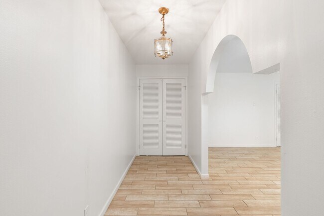 Foto del edificio - Spacious 3 bedroom, 2 bathroom home in the...