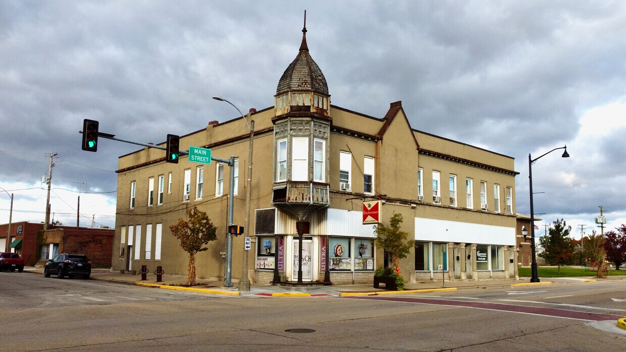 Primary Photo - 504 E Main St