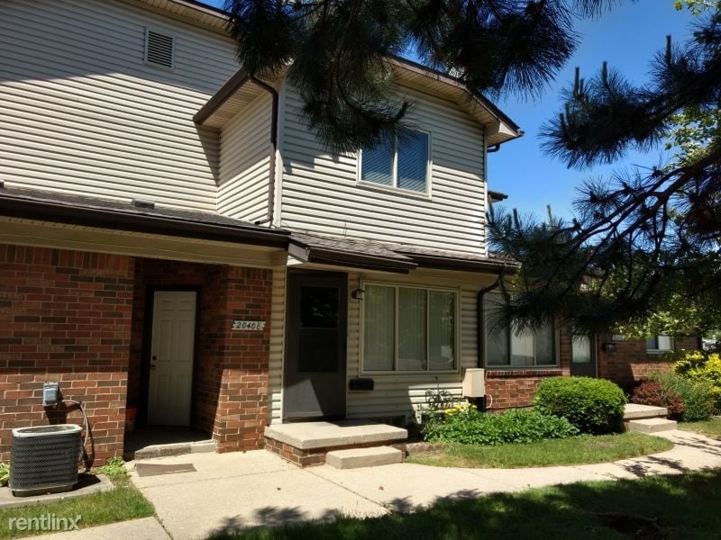 Primary Photo - 2 br, 1.5 bath Condo - 20408 15 Mile Rd