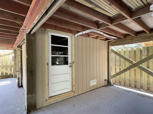 Building Photo - 39190 W Sunfish Ct