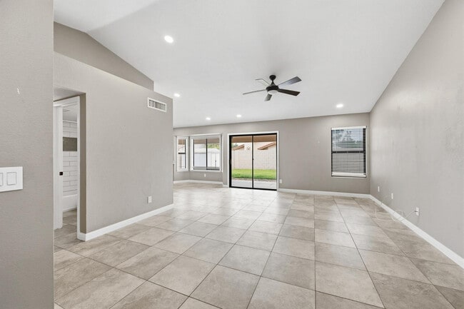 Building Photo - 5531 E Elena Ave