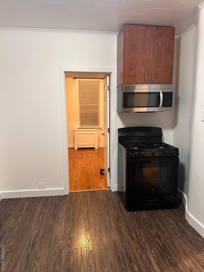 Foto del edificio - 60-34 56th Rd