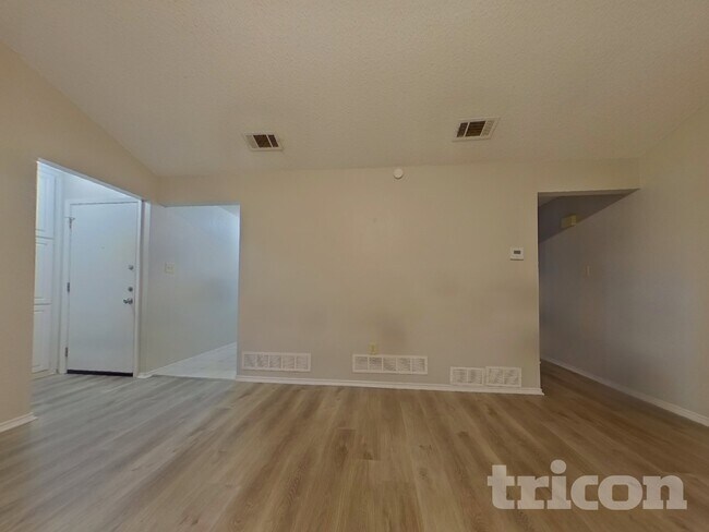 Foto del edificio - 5929 Birchhill Rd