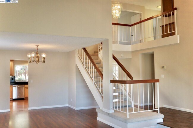 Foto del edificio - 32861 Regents Blvd