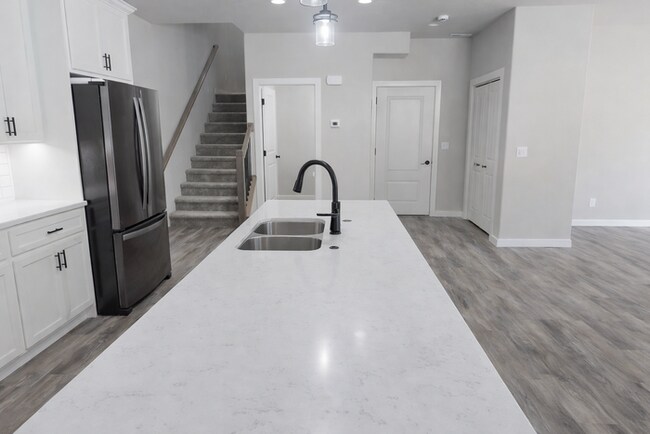 Foto del edificio - 730 Compass Lp