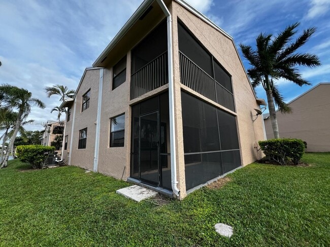 Building Photo - 1160 Washington Cir