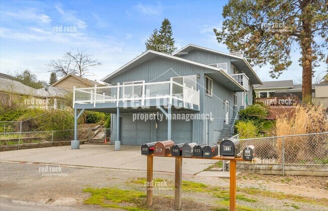 Building Photo - 818 S Liberty Dr