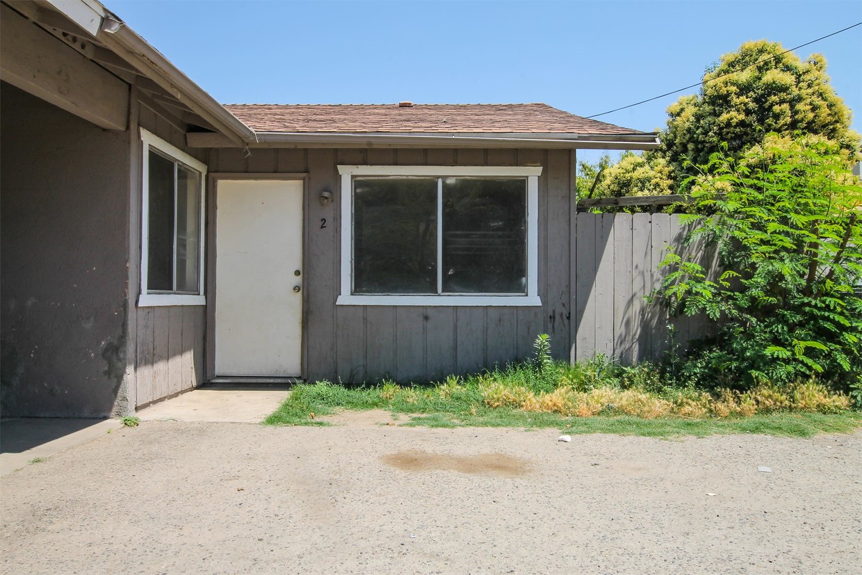 Primary Photo - 740 E Orange Ave