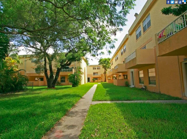 Foto del edificio - Treetop Apartments