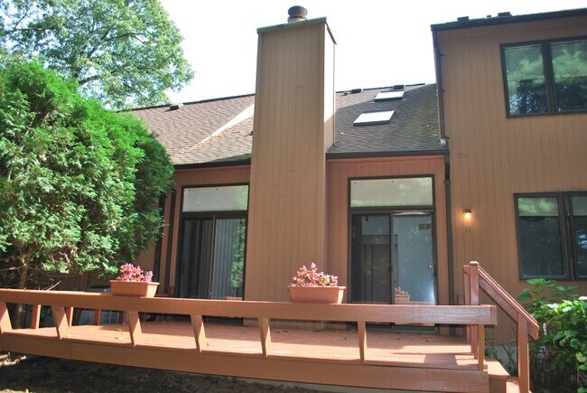 Building Photo - 14 Littlewood Ct