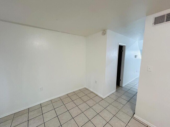 Foto del edificio - 3912 Crayrich Cir