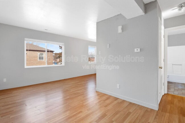 Foto del edificio - 334 Mt Everest Dr