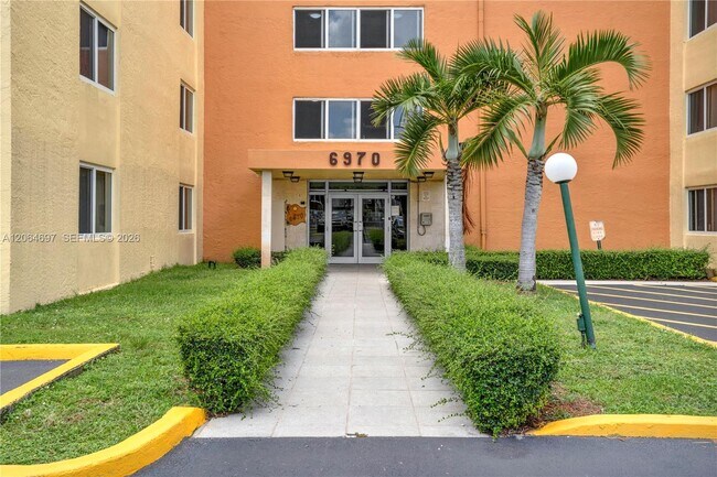 Foto del edificio - 6970 NW 186th St
