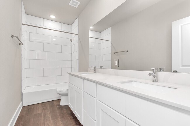 Building Photo - 10610 Crescent Peak Dr