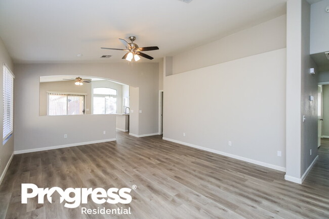 Building Photo - 981 E Mohave Ln