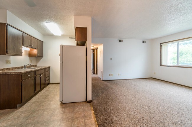 Building Photo - 2605 Terrace Dr