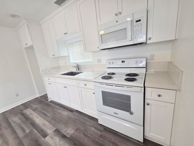 Building Photo - 8145 San Carlos Ave