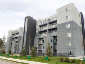 Building Photo - 144 Lucan Ave