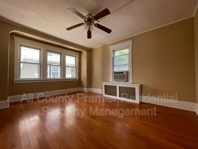 Building Photo - 2548 Nottingham Way