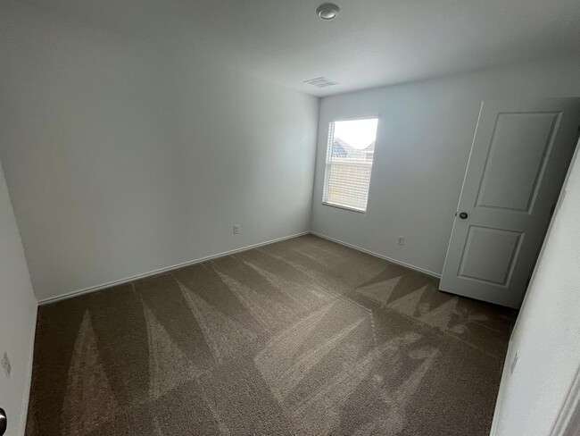 Building Photo - 2308 Red Sky Dr