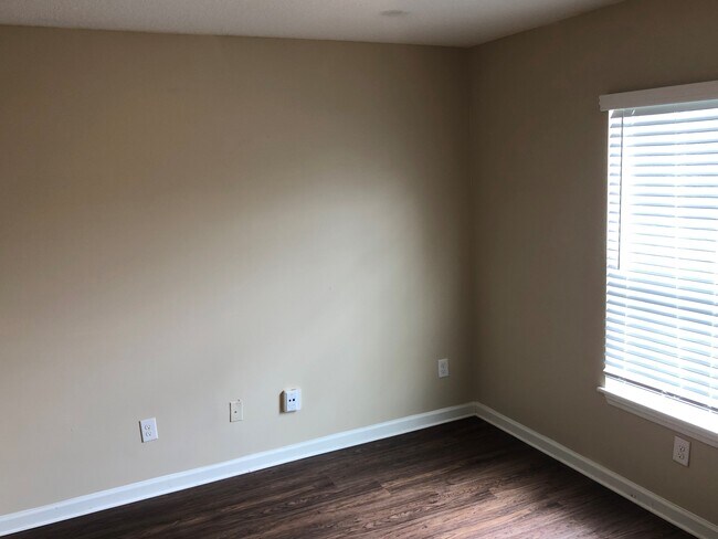 Building Photo - 9155 Mill Grove Drive
