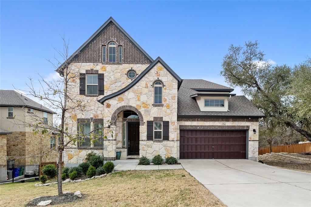 Primary Photo - 921 Valley View Dr