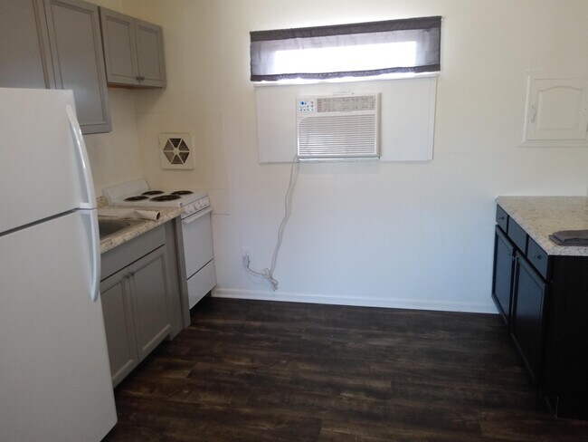 Foto del edificio - 1510 Sylvan Ln