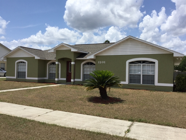 Primary Photo - 1201 Oak Pointe Pl
