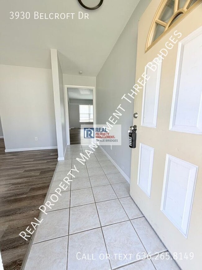 Building Photo - 3930 Belcroft Dr