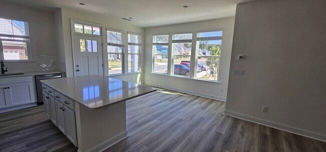 Foto del edificio - 1534 Cedar Tree Dr
