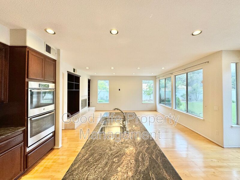 Foto principal - 11174 Oak Fern Ct