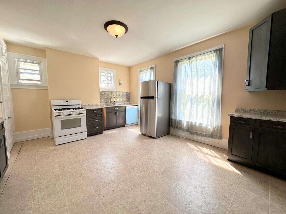 Photo - 833 S Trenton Ave (Pittsburgh, PA)