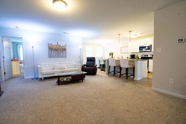 Foto del edificio - Coming Soon! 3 Bedroom 2 Bath with Bonus!