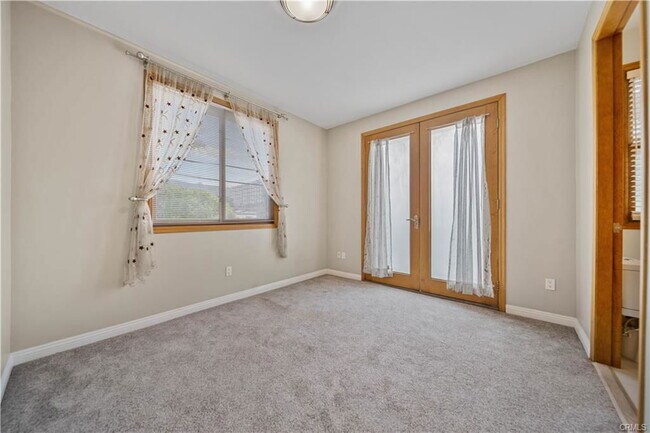 Foto del edificio - 216 N Buena Vista St