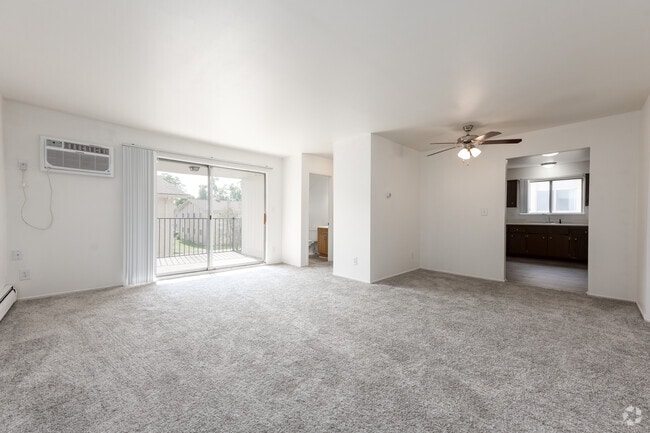 1BR, 1BA - 800SF - Living Room - Denway Circle Apartments