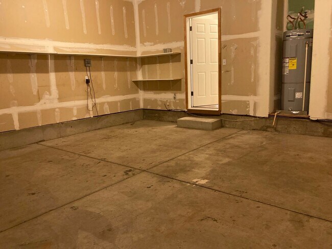 Building Photo - 3 br, 2 bath House - 560 Callahan Dr