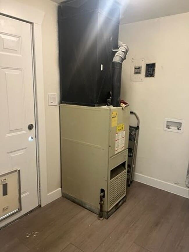 Building Photo - 1014 118th St S